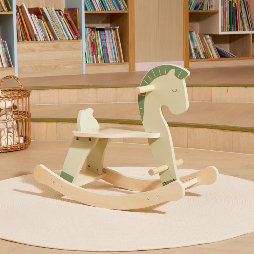 Stabil fa szerkezet a biztonságos hintázáshoz