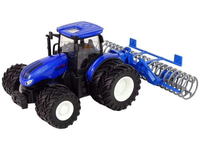 Kék távirányítós traktor 1:24 méretarányban