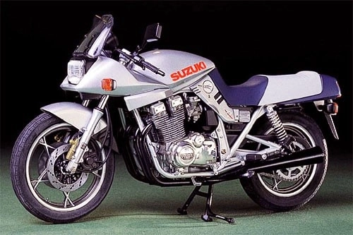 Suzuki GSX1100S Katana makett készlet