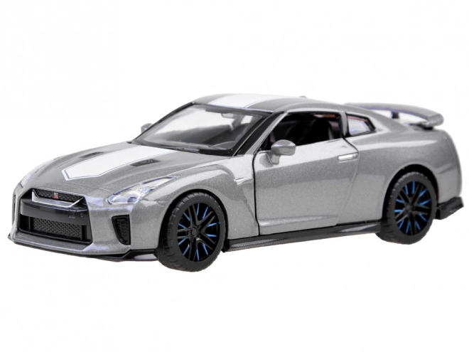 Nissan GT-R játékautó 1:32 nyitható ajtókkal