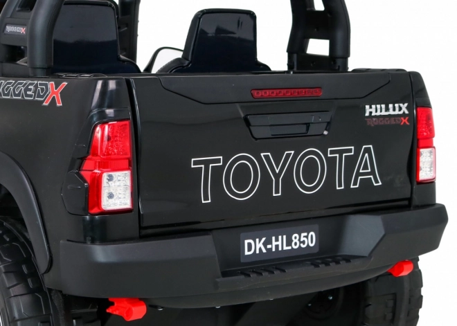Vozidlo Toyota Hilux Fekete