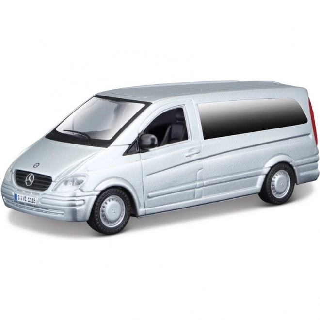 Bburago ezüst Mercedes-Benz Vito modellautó 1:32 méretarányú verzió