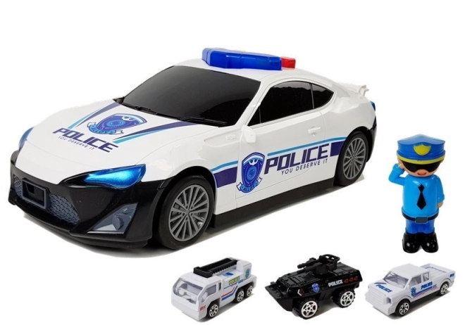 3 autó és egy figura része