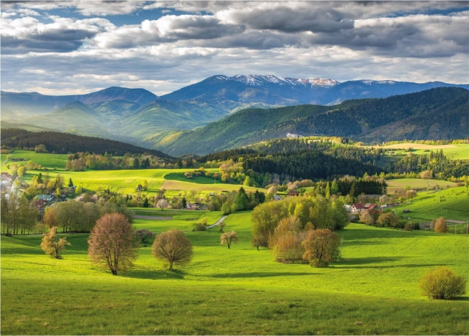 Puzzle Tavaszi táj a Povrazník felett