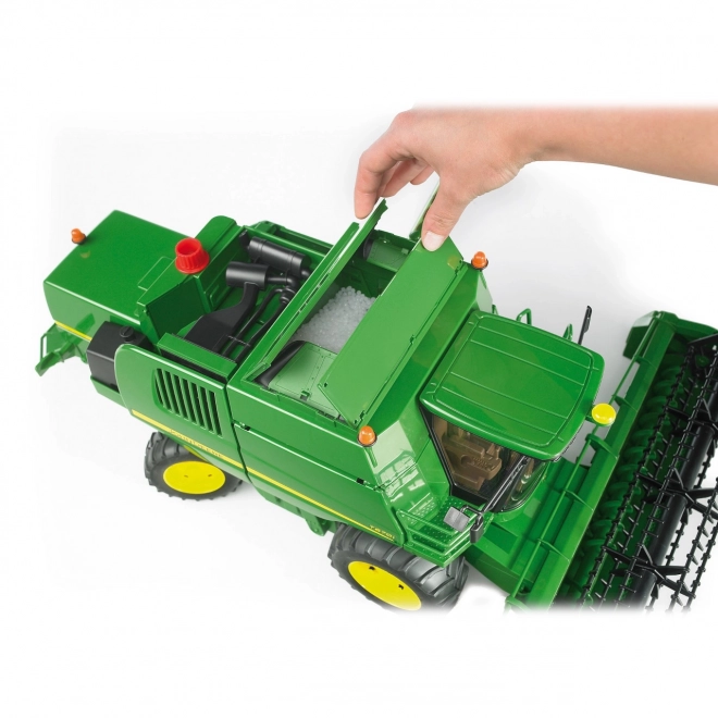 John Deere kombájn játékmodell