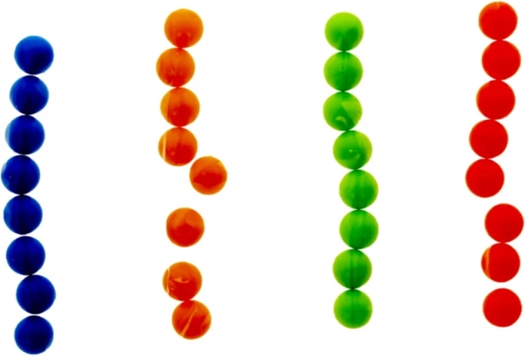 Finommotorika fejlesztése színes golyókkal