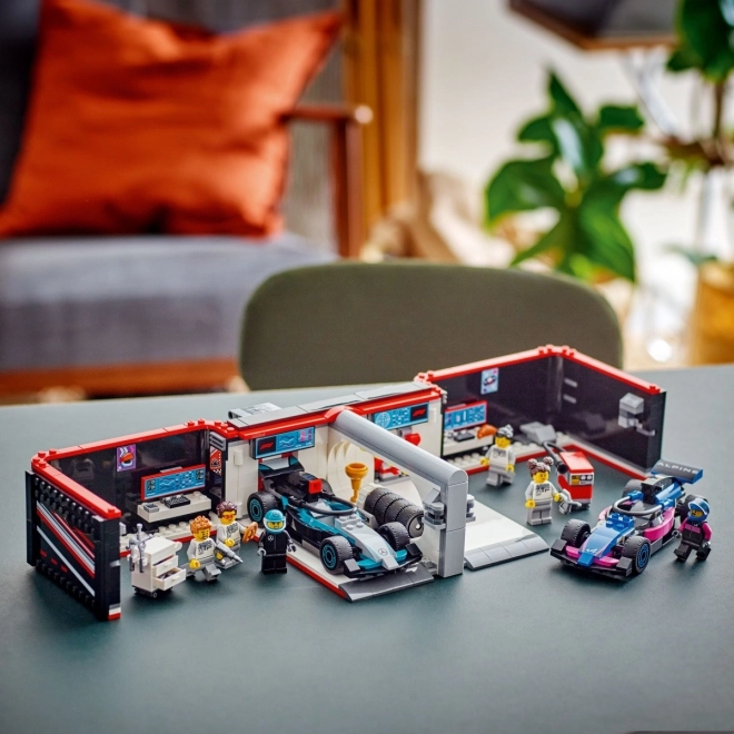 Lego City F1 garázs és versenyautók Mercedes-AMG és Alpine