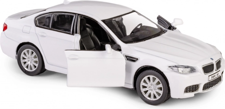 Nyitható ajtók a nagyobb hitelességért