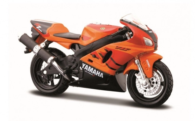 Yamaha YZF-R7 modell motor 1/18 méretarányban