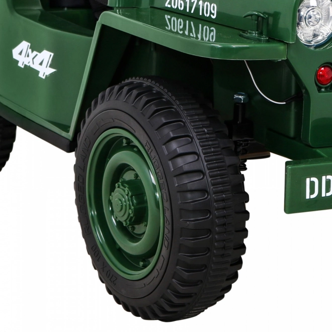 Retro katonai autó gyerekeknek zöld + 4x4 hajtás + távirányítás + 2 poggyásztartó + lassú indítás + MP3 LED