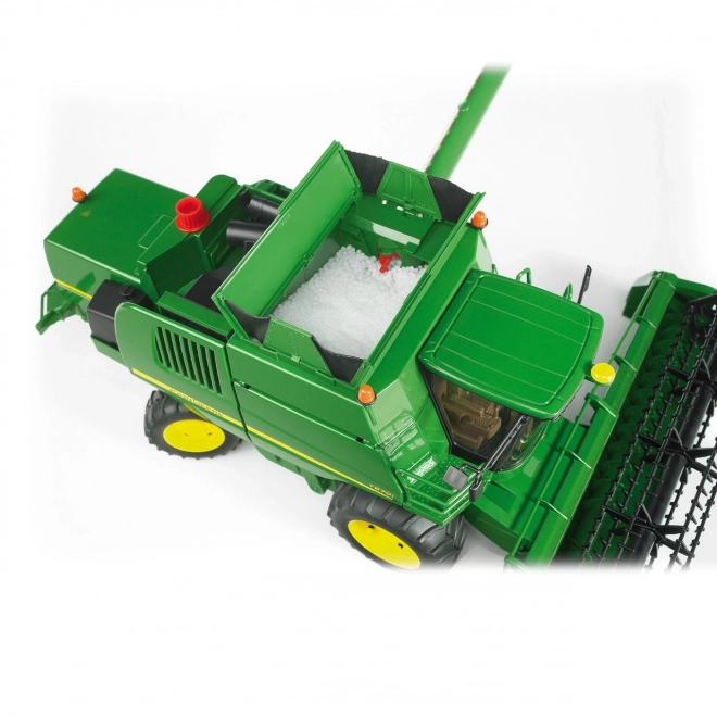 John Deere kombájn játékmodell