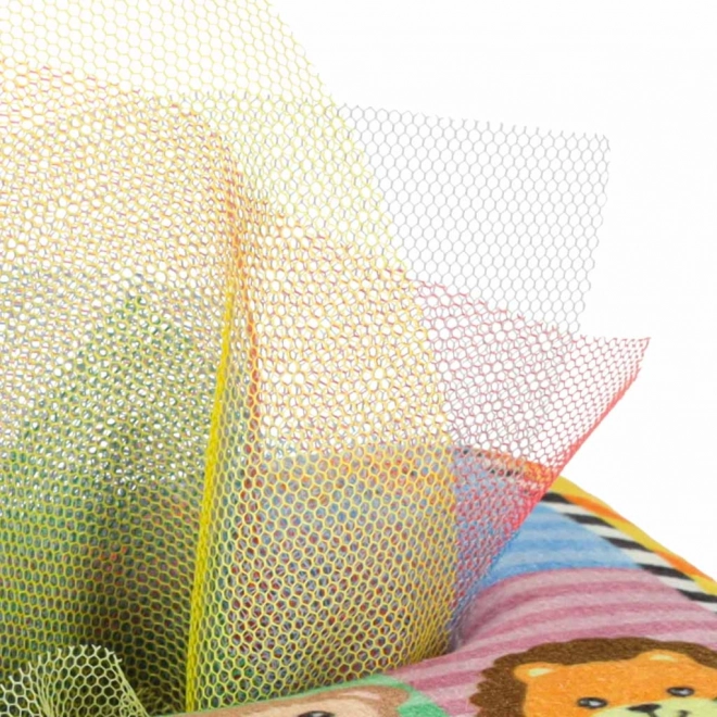 Montessori szenzoros doboz színes zsebkendőkkel és állatokkal