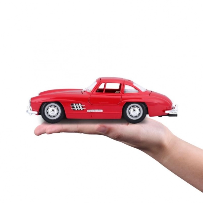 Bburago Mercedes Benz 300SL modellautó 1:24 méretarányban piros