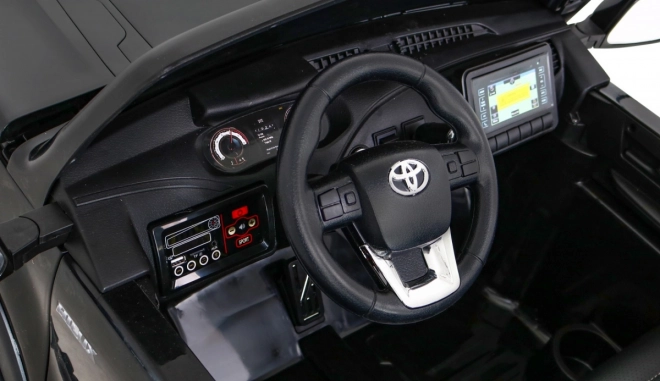 Vozidlo Toyota Hilux Fekete