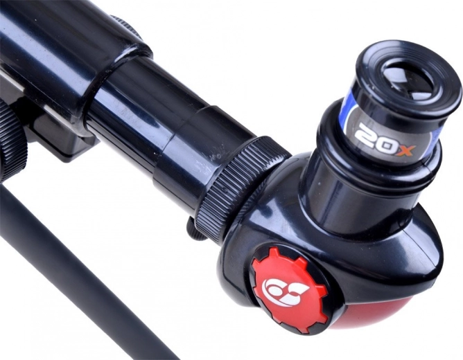 Három cserélhető nagyítás 20×/30×/40×