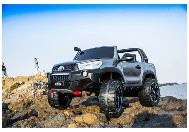 Toyota Hilux elektromos autó gyerekeknek