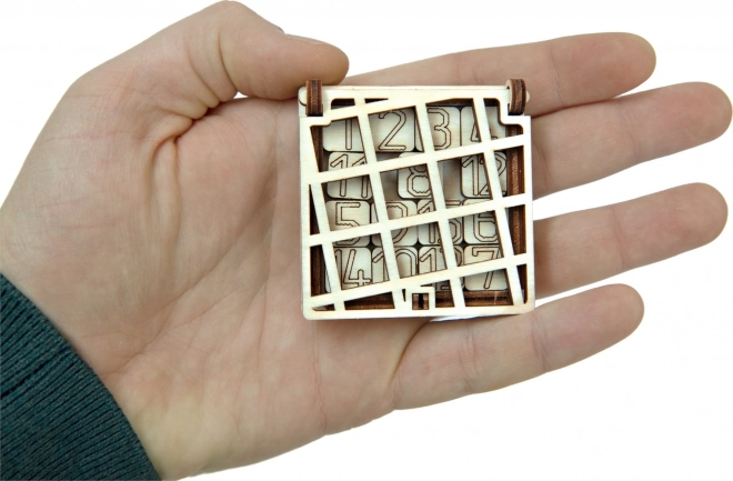 Fa 3D puzzle tolófejtörő mini játék