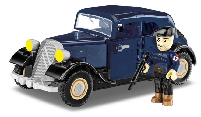 Citroën Traction 7A építőkészlet - 1:35 méretarány