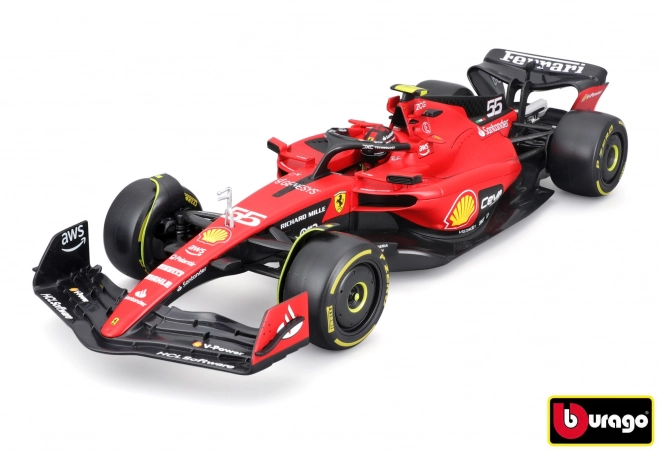 ferrari scuderia sf-23 forma 1 autómodell carlos sainz figurával