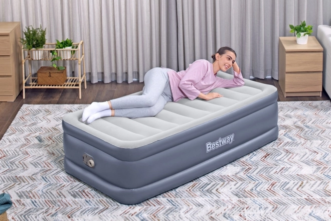 Bestway felfújható matrac pumpával