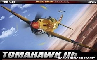 P-40C Tomahawk IIB repülőgép modell 1:48 méretarányban