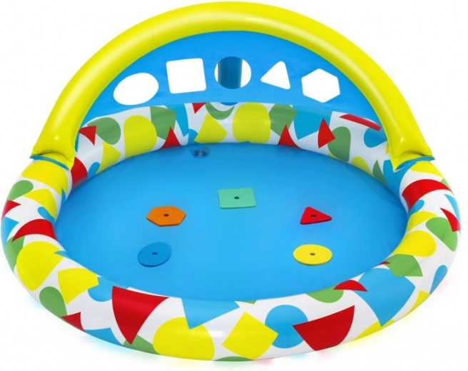 Játékos tanulás: formaválogató a napellenzőben