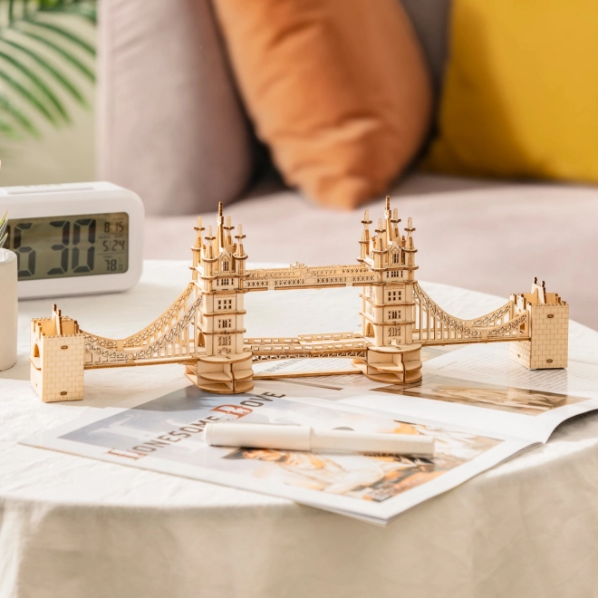 RoboTime fa 3D puzzle Tower Bridge világító