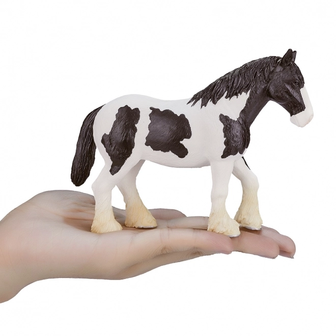 Fekete-fehér Clydesdale ló figura