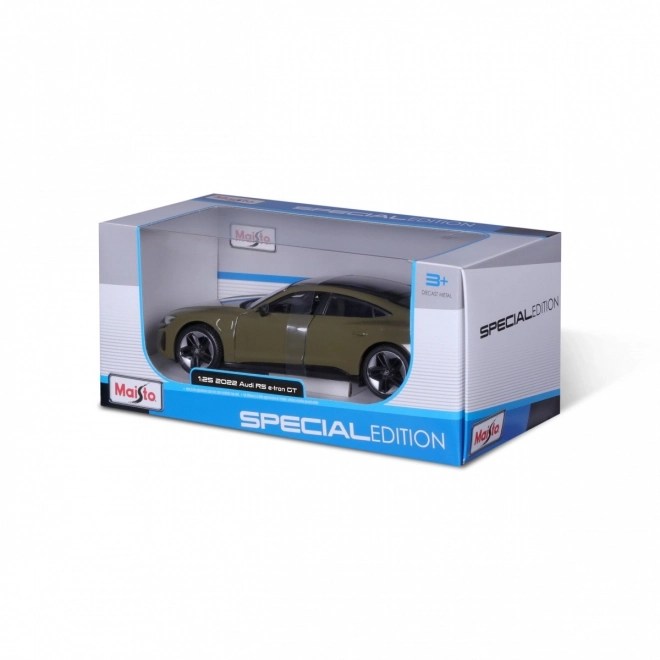 Audi RS E-Tron GT 2022 zöld kompozit modell 1:25