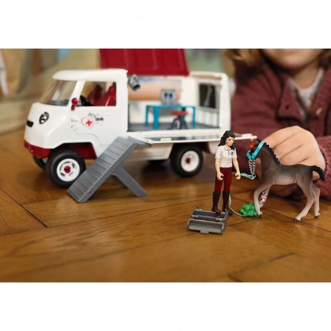 Schleich állatkórház kiscsikóval - Horse Club