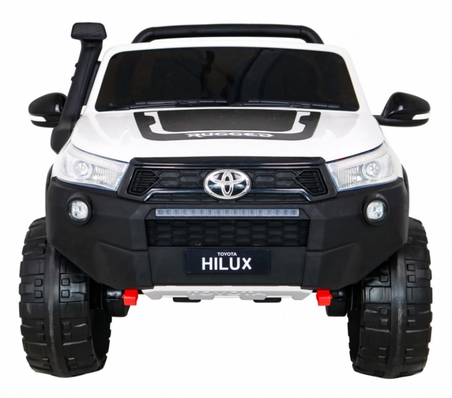 Toyota Hilux jármű fehér