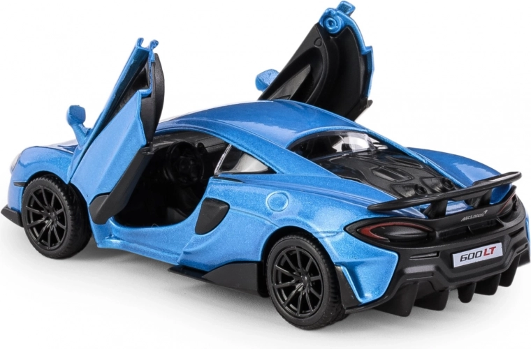 Hű 1:32 méretarány és részletgazdag dizájn