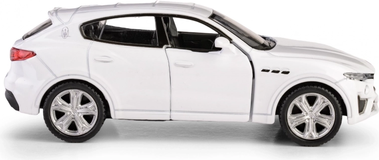 Valósághű kivitel 1:32 méretarányban