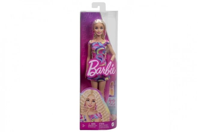 Barbie modell - színes ruha