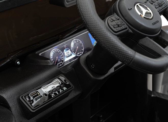 Mercedes AMG G63 gyerekeknek fekete + távirányító + MP3 LED + lassú indítás + EVA + övek