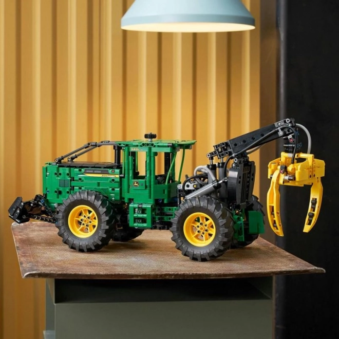 Lego Technic John Deere 948L-II erdei traktor