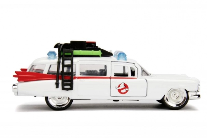 Ghostbusters ECTO-1 autómodell 1:32 méretarányban