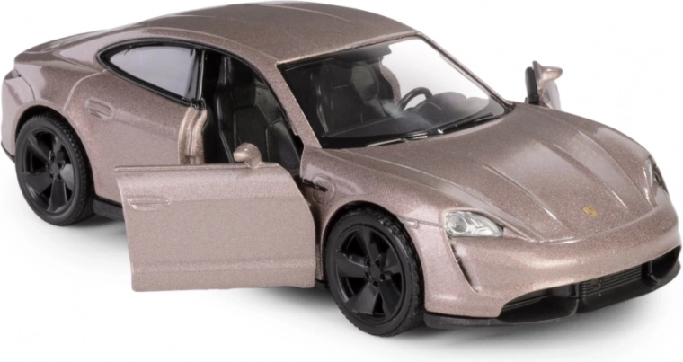 Nyitható ajtók és részletgazdag beltér