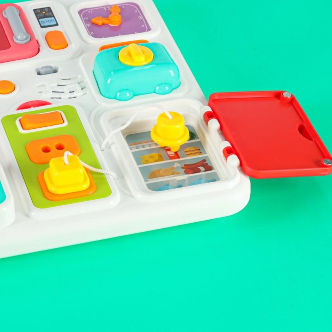 Montessori manipulációs tábla konyhai elemekkel és oktató órával
