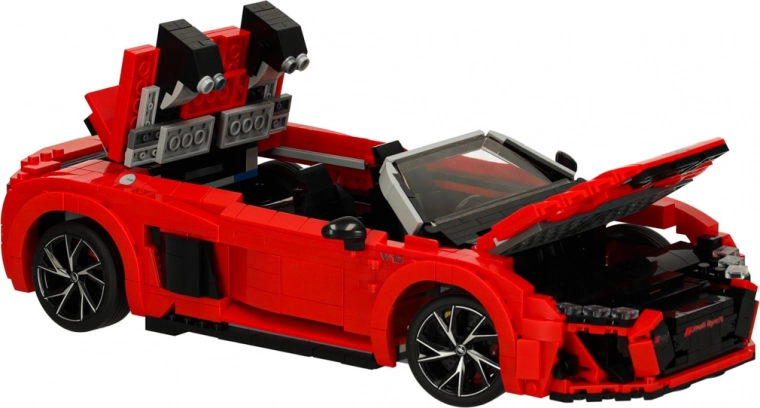 Nyitható motorháztető és mozgó elemek