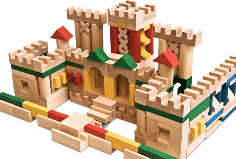 210 darab 4 színben a végtelen játékért