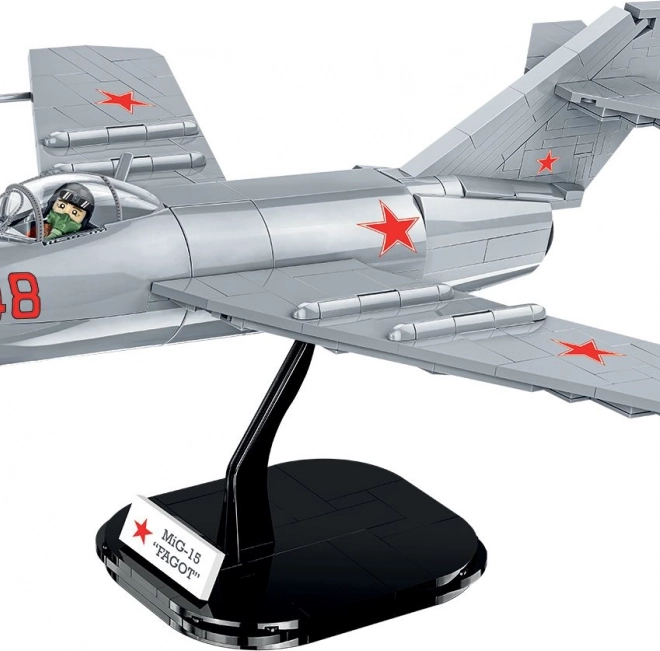 Hű MiG–15 modell 1:32 méretarányban