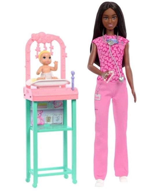 Barbie babaorvos sötét hajú baba