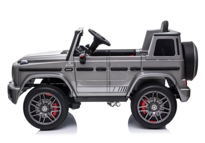 Ezüst lakkozott akkumulátoros Mercedes G63 AMG