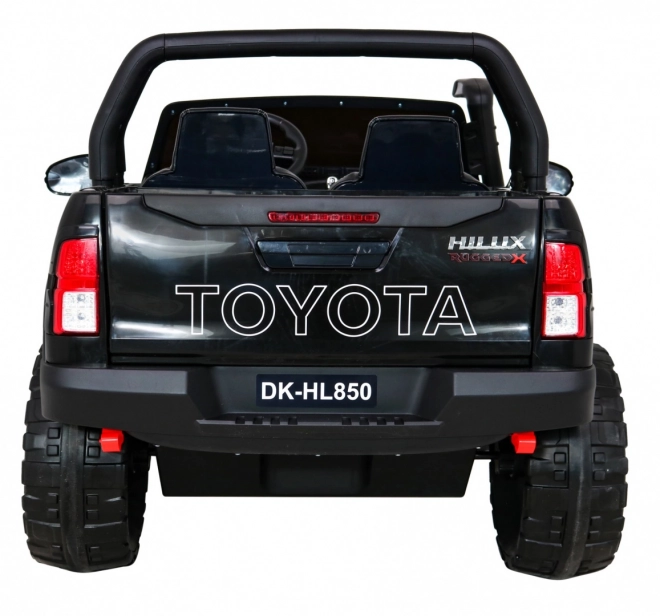 Vozidlo Toyota Hilux Fekete