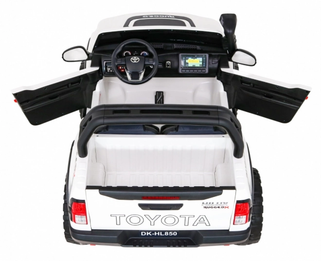 Toyota Hilux jármű fehér