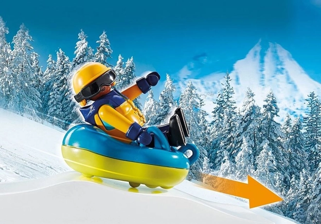 Gyors lecsúszások snowtube-on és szánkón