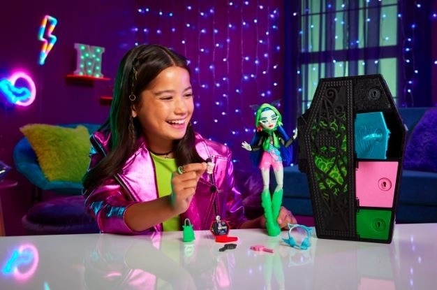 Monster High Skulltimate Secrets Neon Baba – Ghoulia Yelps