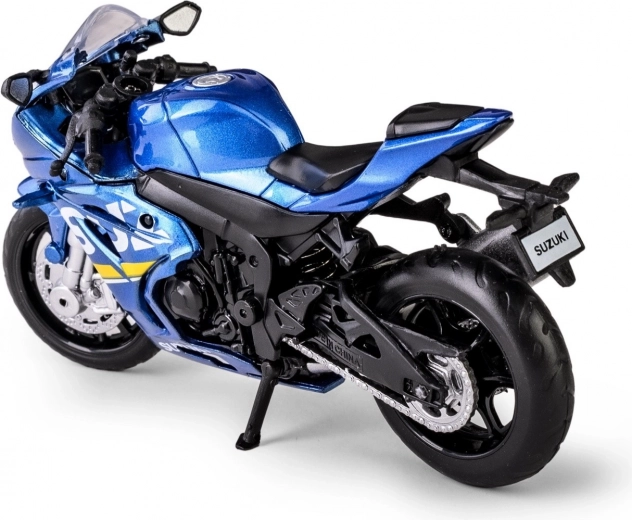 Élethű kidolgozás 1:18 méretarányban