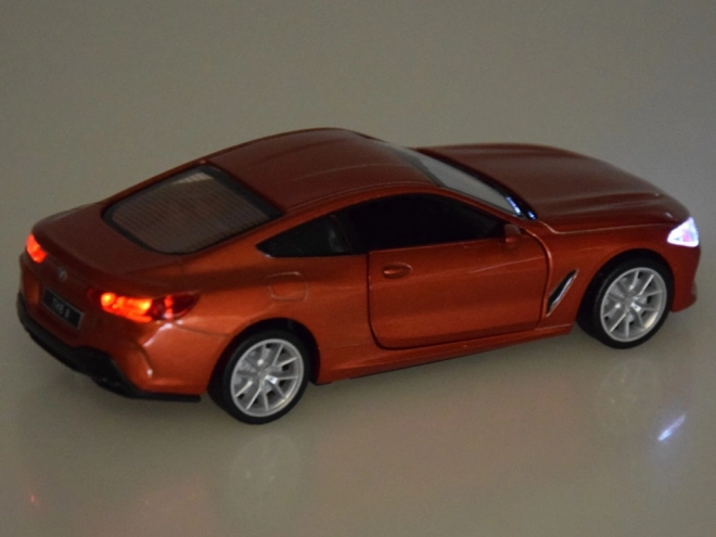 Fém autó modell BMW M850i Coupe 1:35